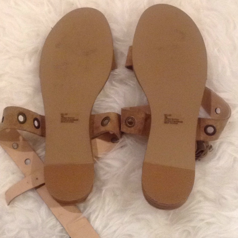 💕COCONUTS by MATISSE💕 Belize Suede Wedge Sandals - Picture 6 of 7